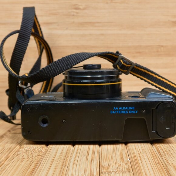 Vintage Kodak VR35 K6 35mm Point-and-Shoot Film Camera - Picture 8 of 9